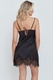 Camisola de cetim e renda chantilly